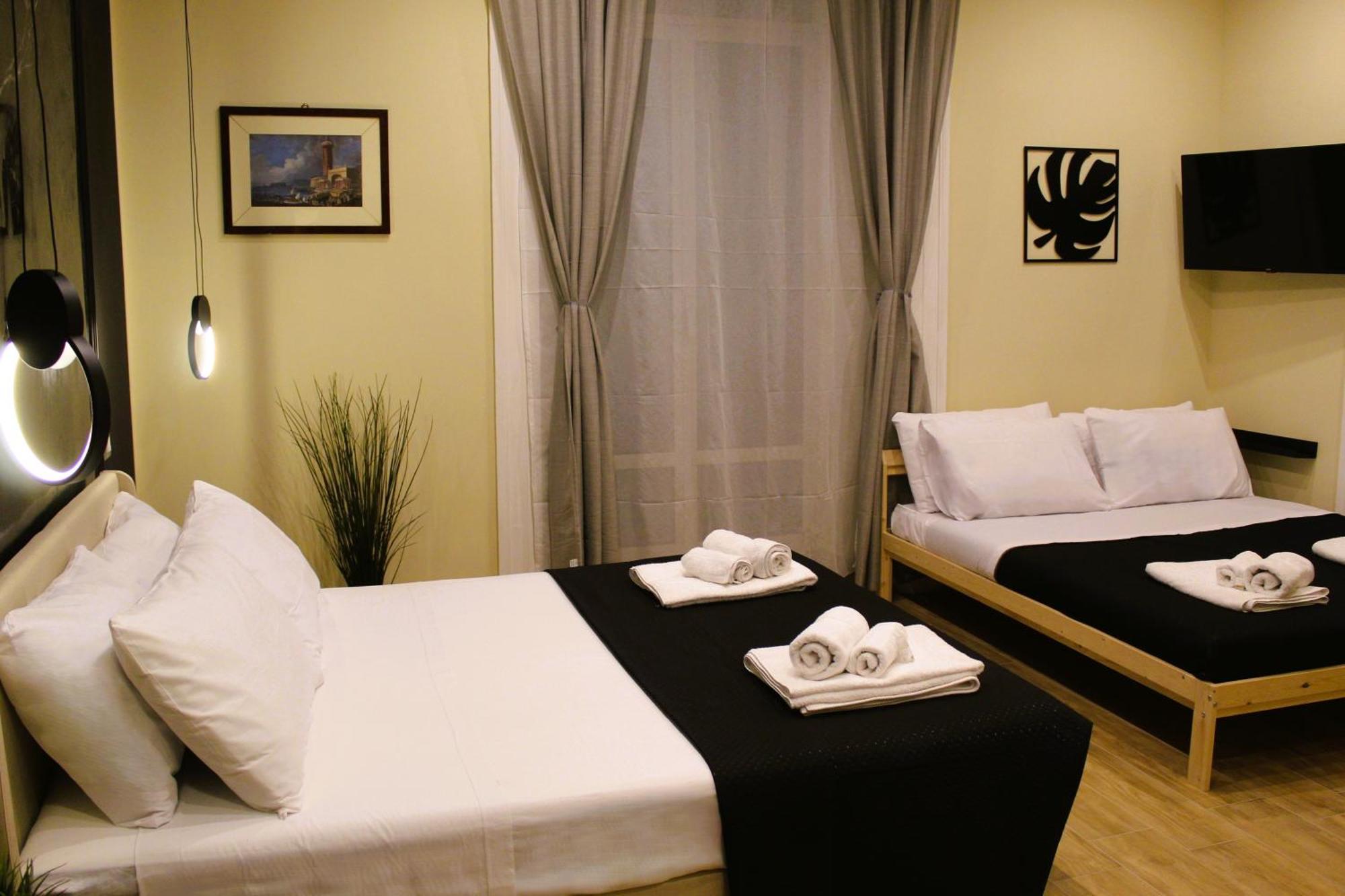 Blackwoody Contemporary Rooms - Napoli Centro Storico Via Toledo Zewnętrze zdjęcie