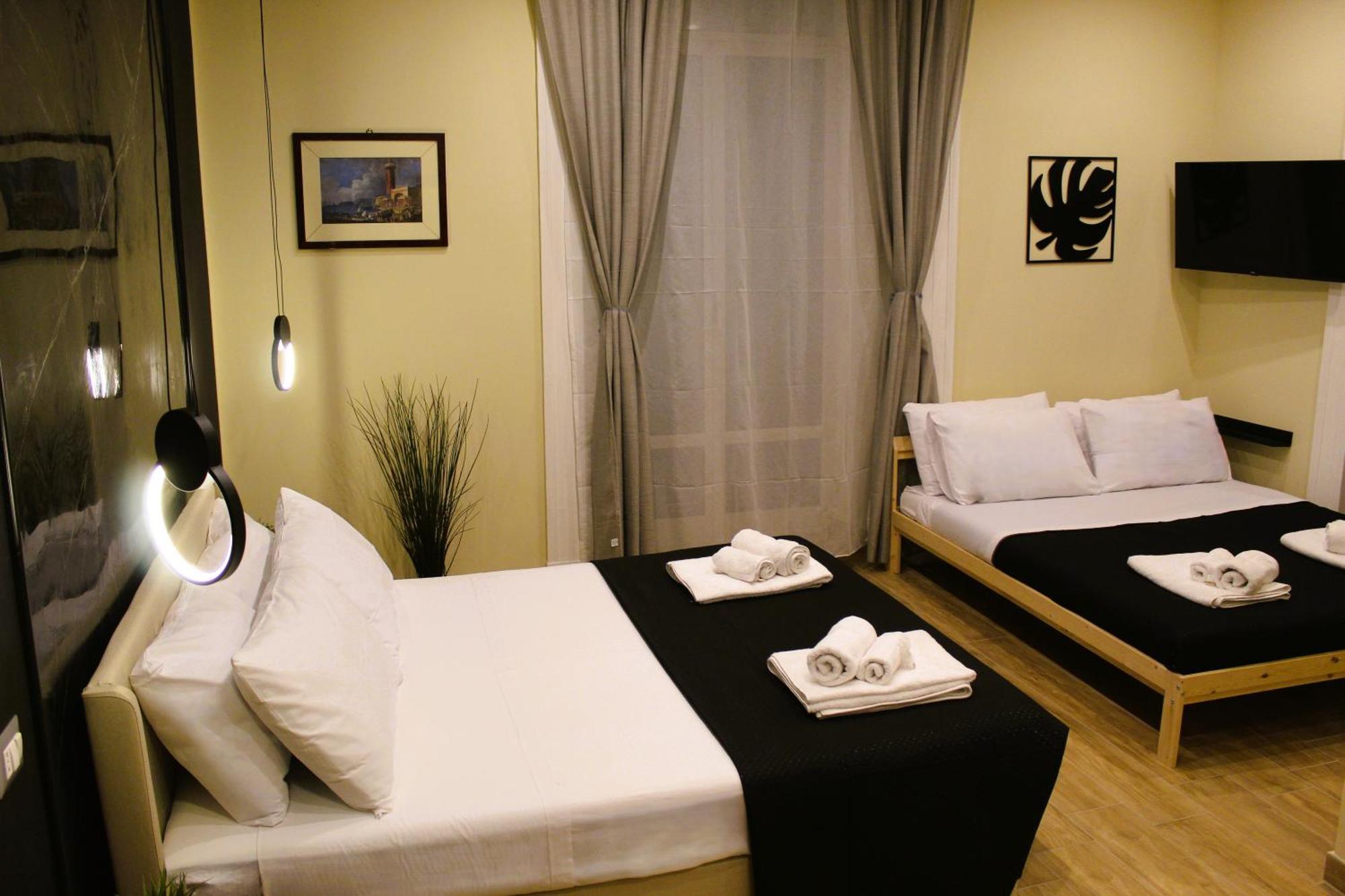 Blackwoody Contemporary Rooms - Napoli Centro Storico Via Toledo Zewnętrze zdjęcie